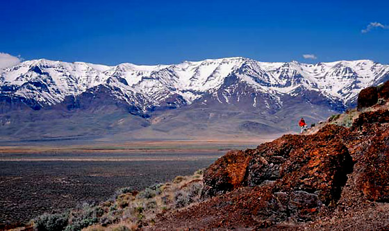 steens mountain from alvord basin